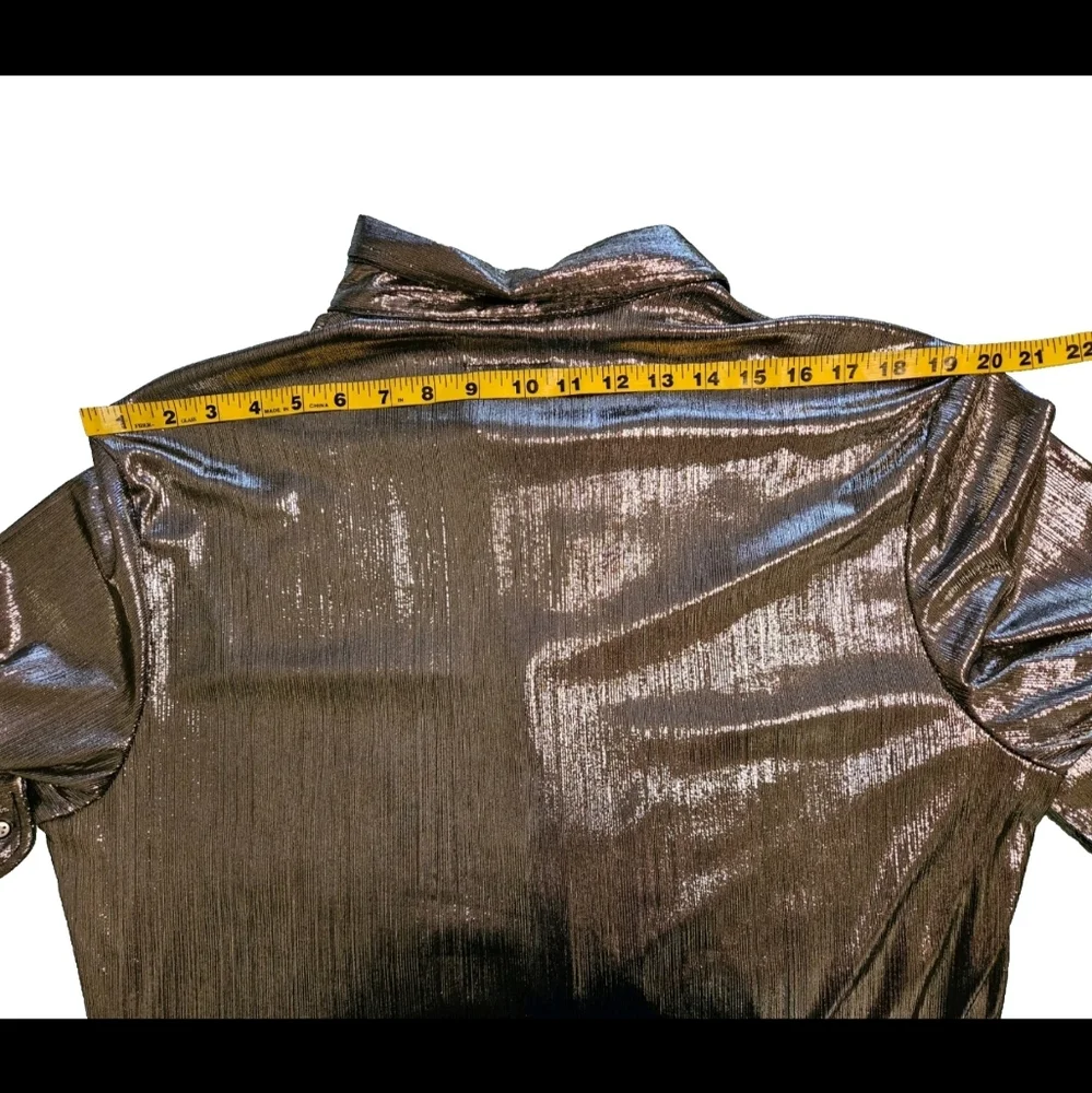 Shimmering Metallic Shirt- Size Small - Picture 16 of 16